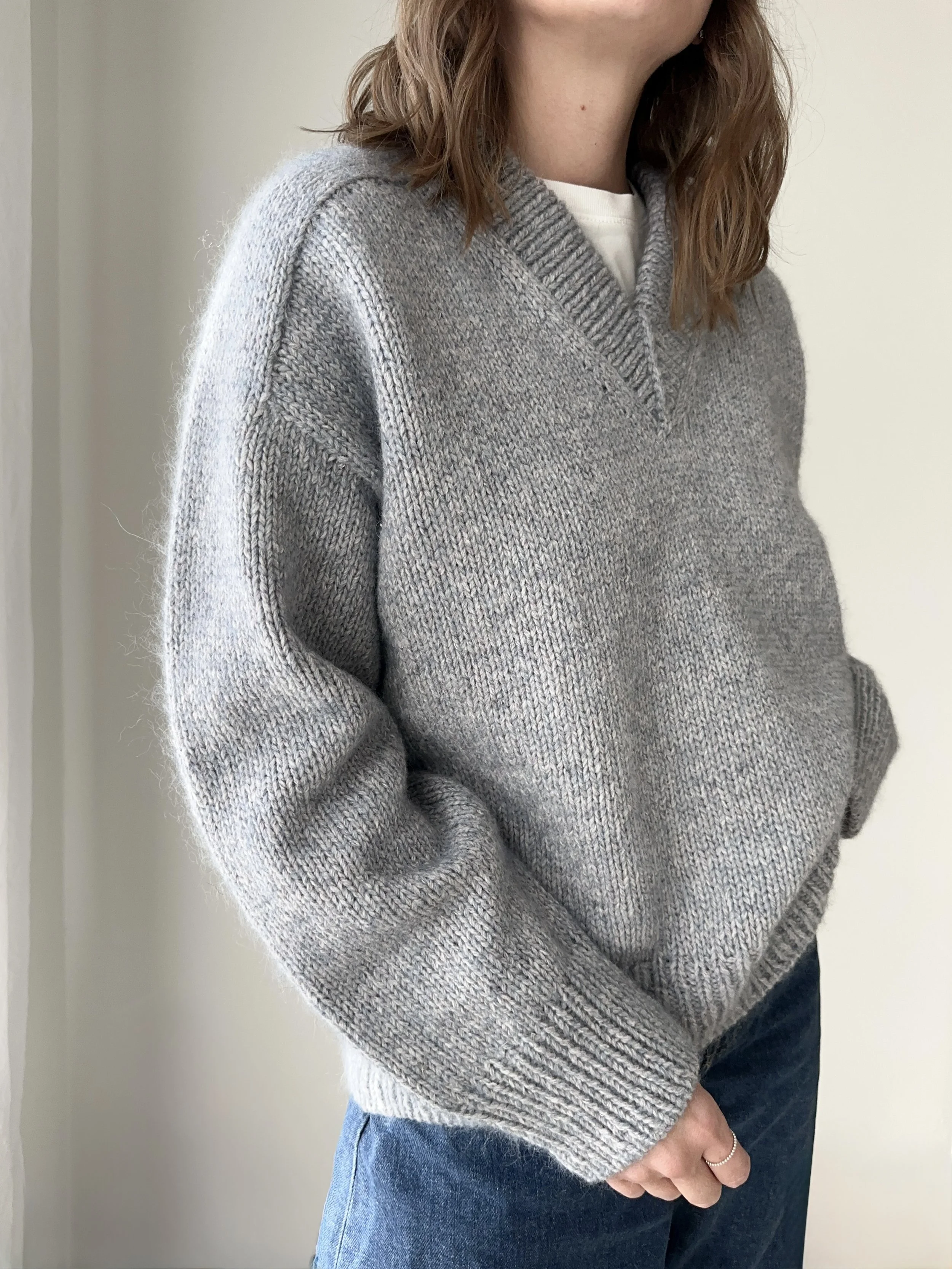 Lakes V-neck Pullover — Ozetta